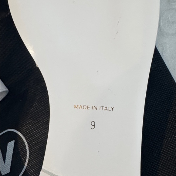 Valentino Bugola Slide Sandal. Ladies 9. - Picture 10 of 13